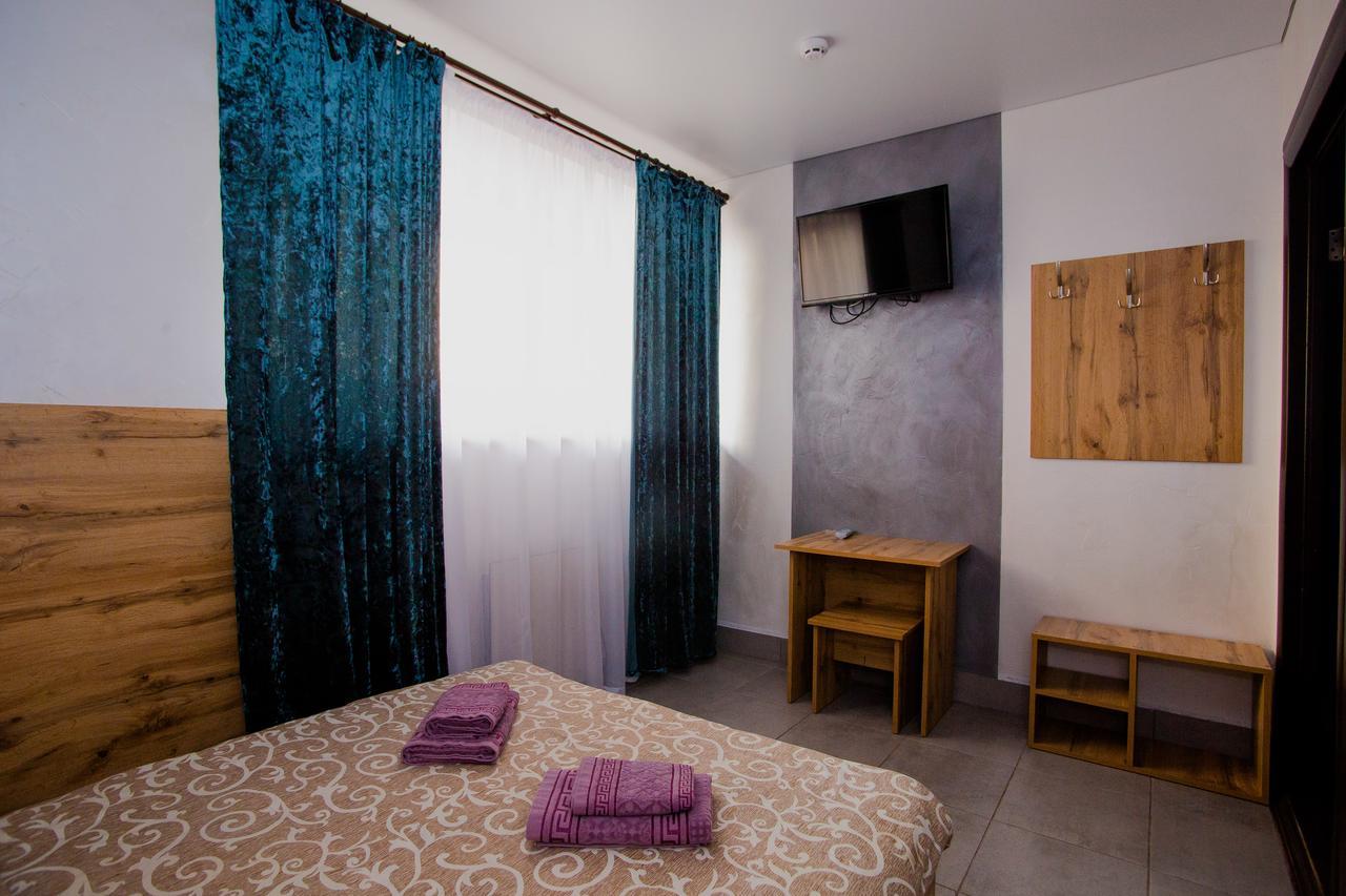 Ok Hotel Rivne Ngoại thất bức ảnh