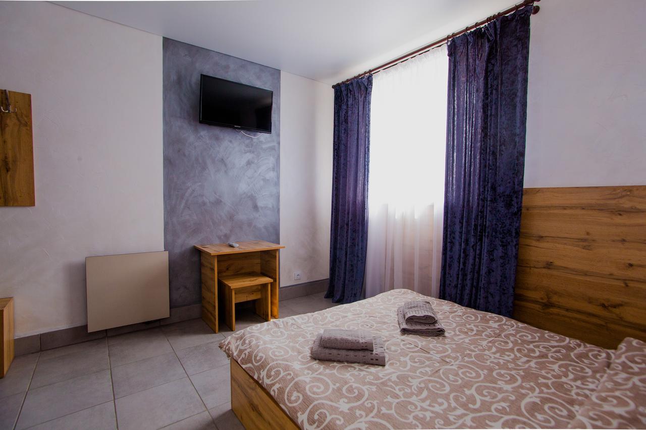 Ok Hotel Rivne Ngoại thất bức ảnh